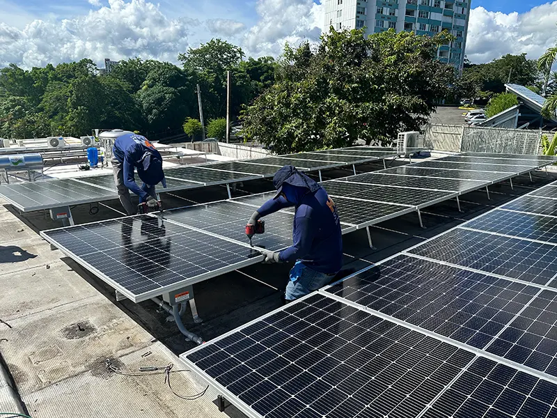placas y baterias solares en Guaynabo